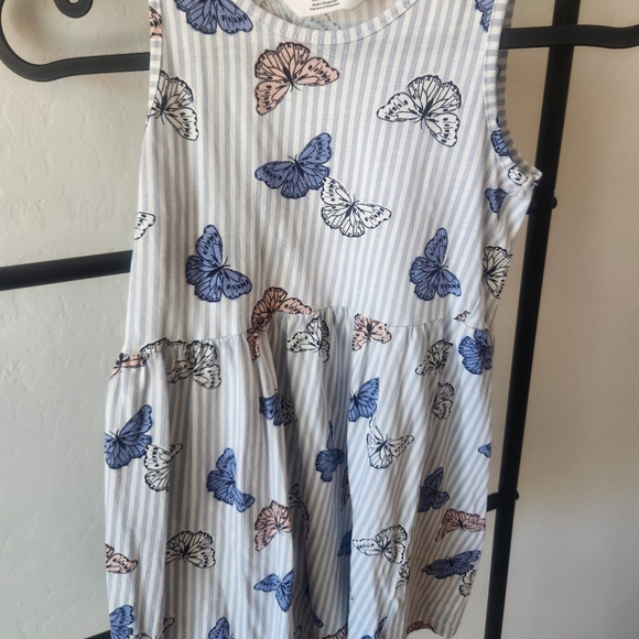 8 - H&M girls dresses. 7 size 4-6 and 1 size 3/4 - Picture 7 of 16